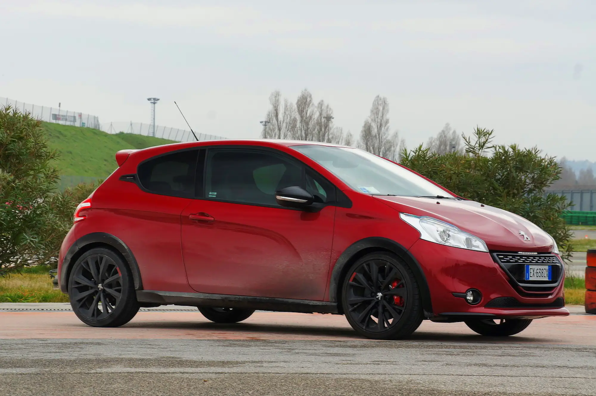 Peugeot 208 GTi 30th Anniversary - Primo contatto - 60