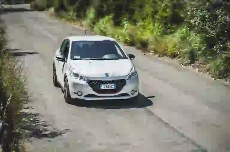 Peugeot 208 GTI 30th: TargaDreaming - 10