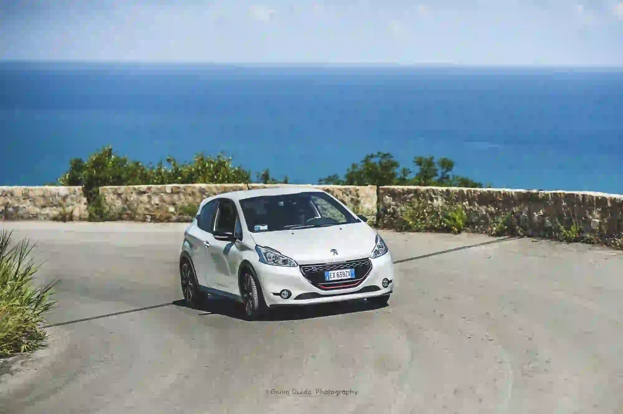 Peugeot 208 GTI 30th: TargaDreaming - 11