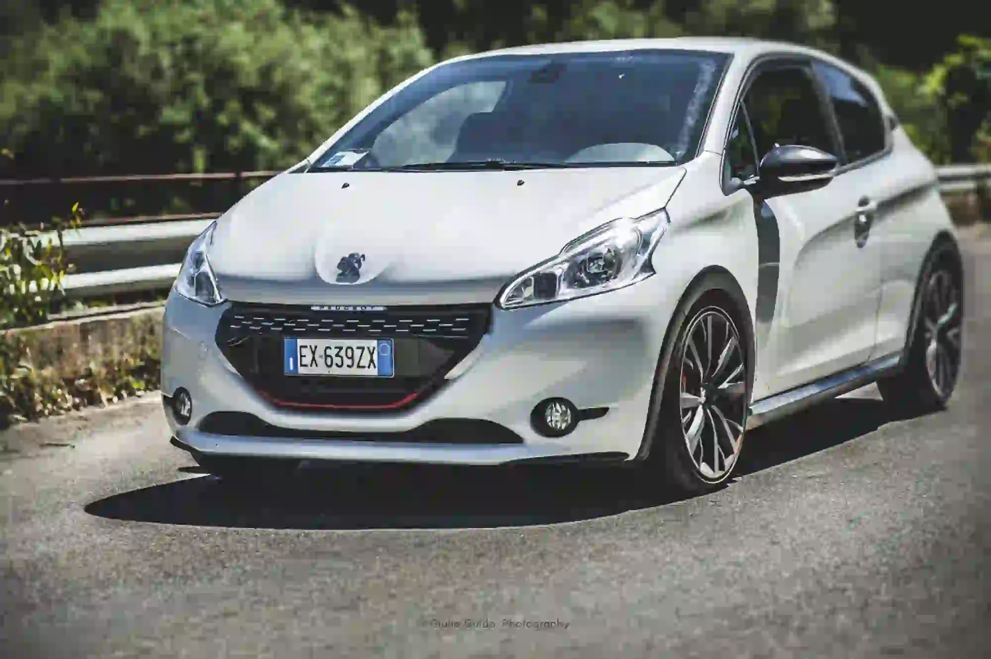 Peugeot 208 GTI 30th: TargaDreaming - 12