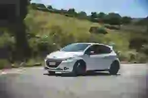 Peugeot 208 GTI 30th: TargaDreaming - 24