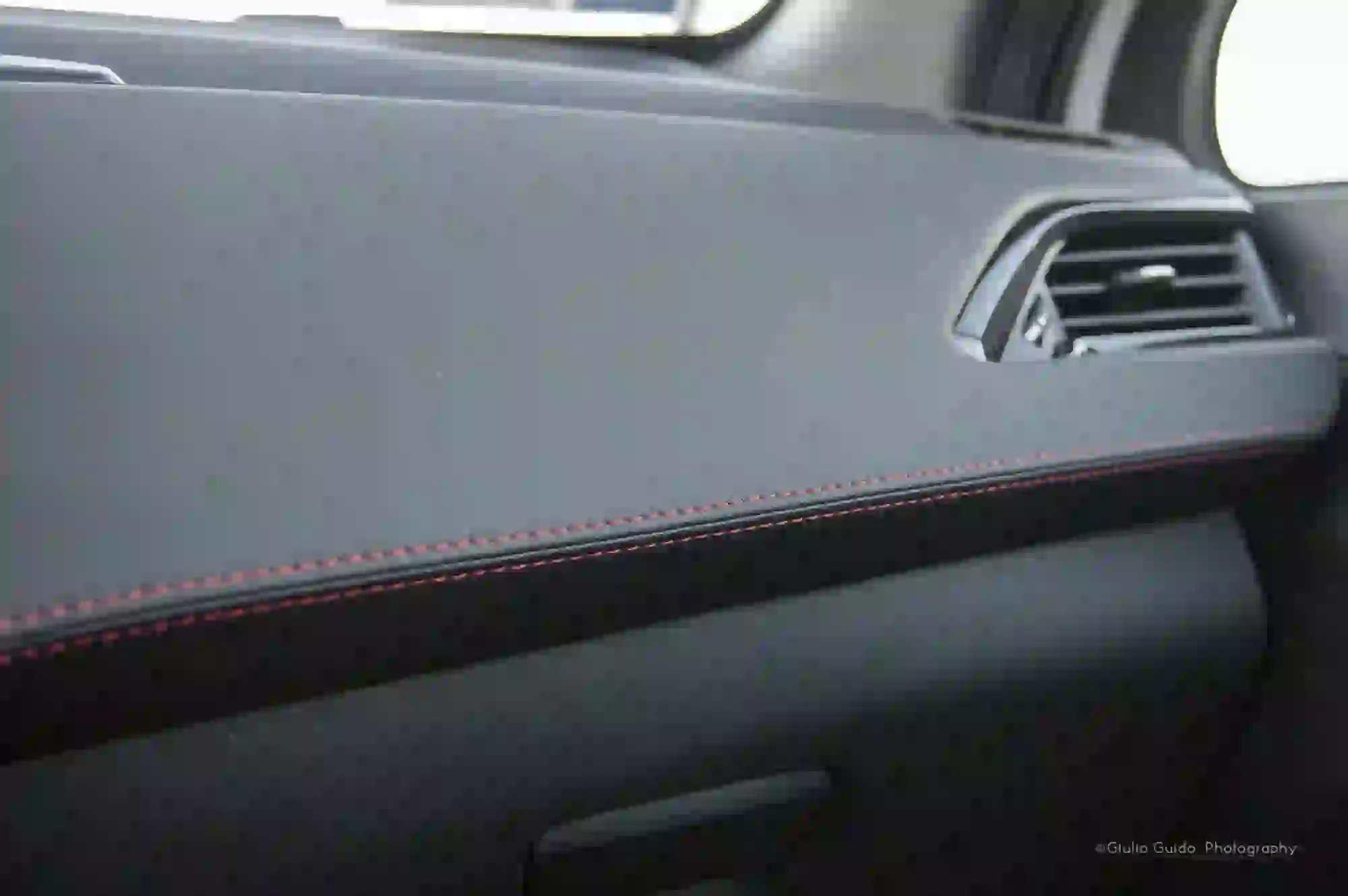 Peugeot 208 GTI 30th: TargaDreaming - 42