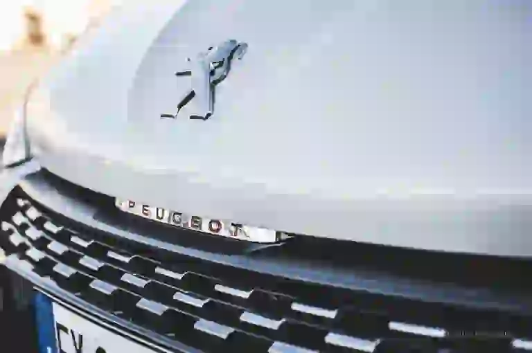 Peugeot 208 GTI 30th: TargaDreaming - 48