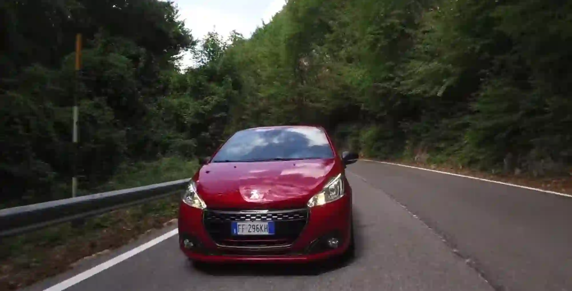 Peugeot 208 GTi by Peugeot Sport - 1