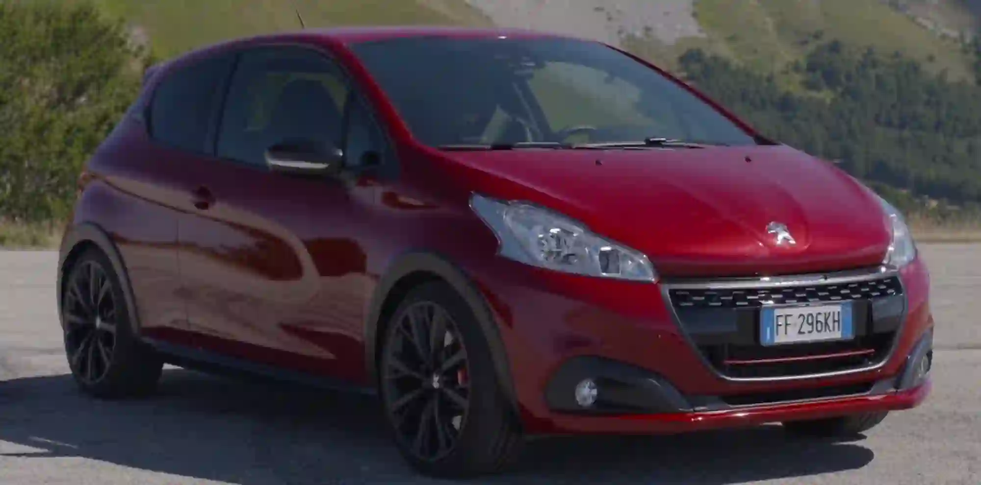 Peugeot 208 GTi by Peugeot Sport - 2