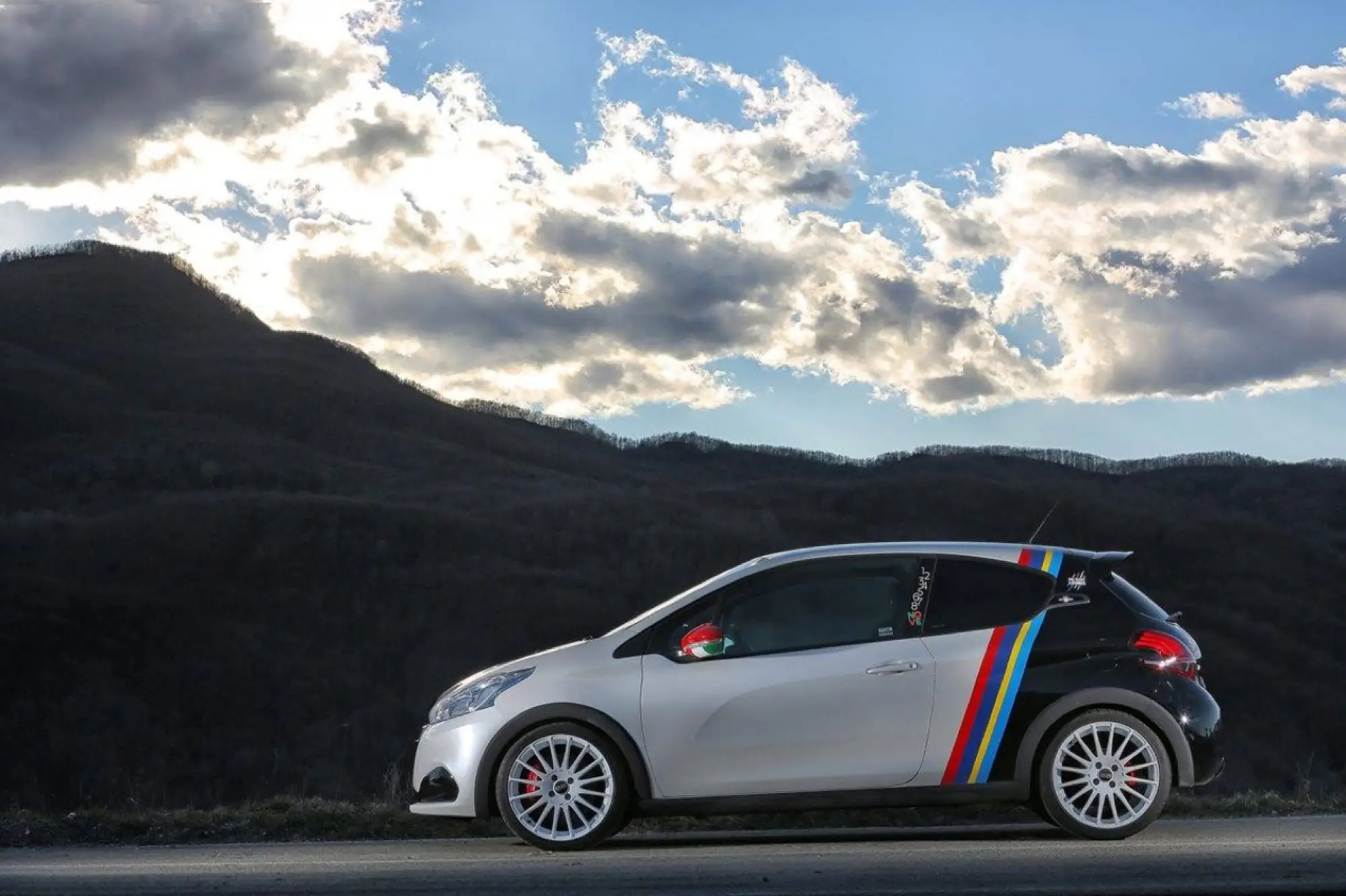 Peugeot 208 GTi NOVE - 1