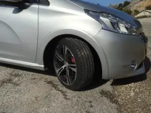 Peugeot 208 GTi - Prime impressioni di guida