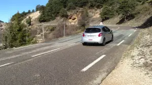 Peugeot 208 GTi - Prime impressioni di guida - 25