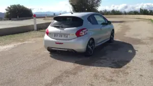 Peugeot 208 GTi - Prime impressioni di guida - 32