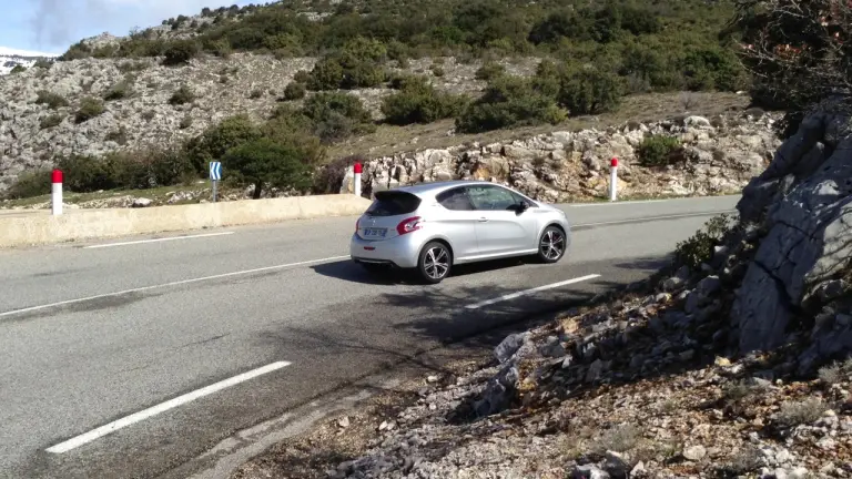 Peugeot 208 GTi - Prime impressioni di guida - 51