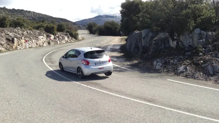 Peugeot 208 GTi - Prime impressioni di guida - 52