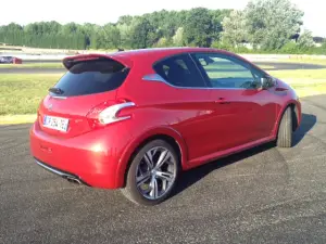 Peugeot 208 GTi - Primo contatto - 4