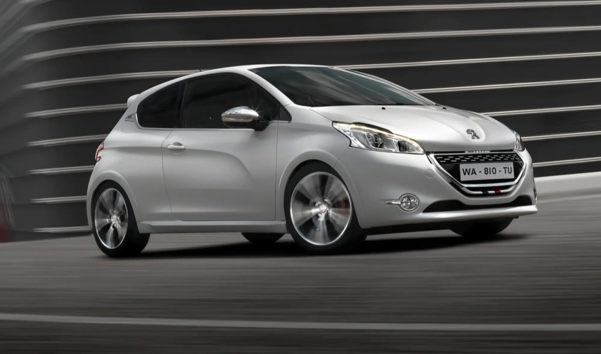 Peugeot 208 GTi - 1