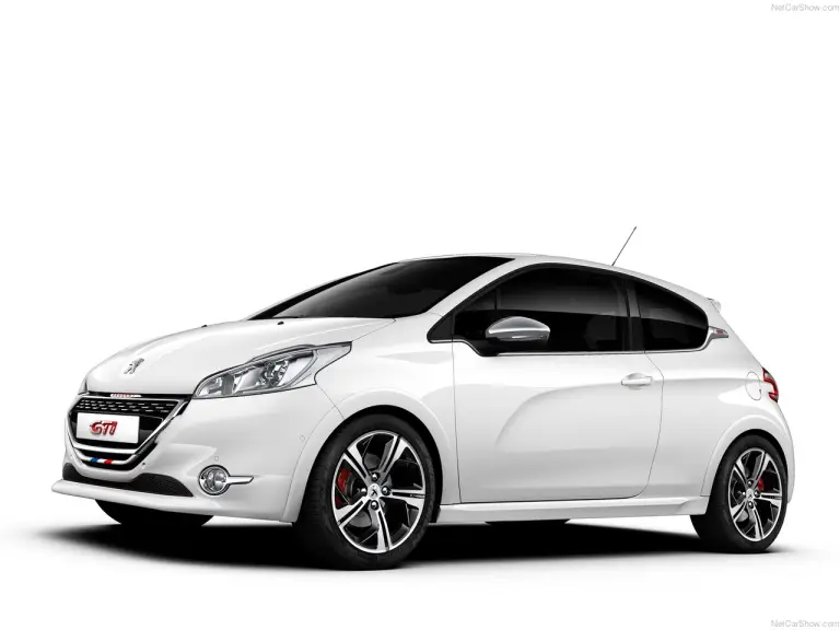Peugeot 208 GTi - 2