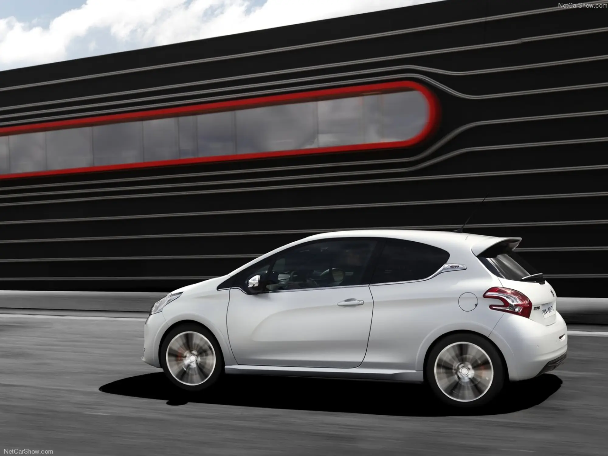 Peugeot 208 GTi - 10