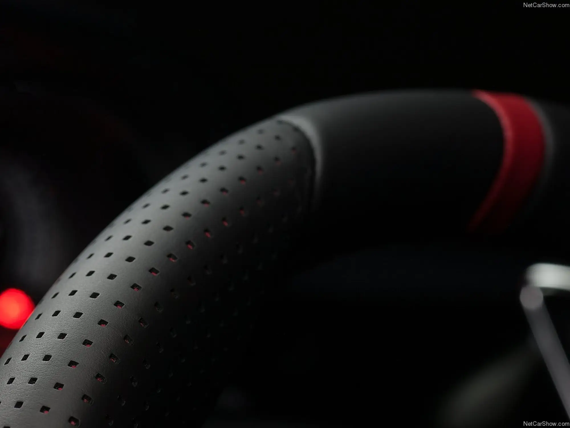 Peugeot 208 GTi - 17