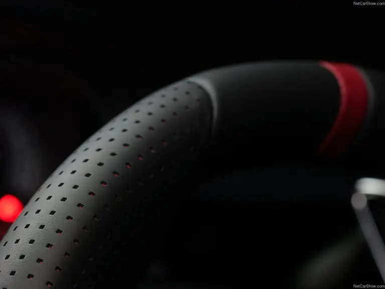 Peugeot 208 GTi - 17