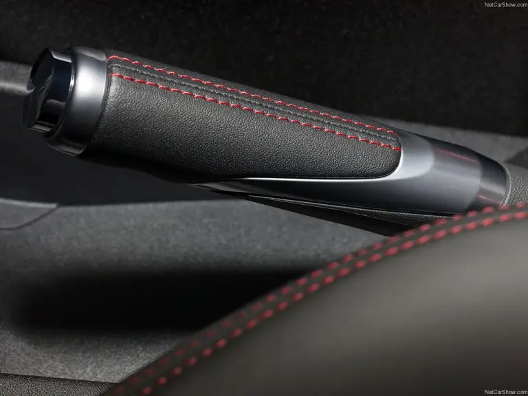 Peugeot 208 GTi - 18
