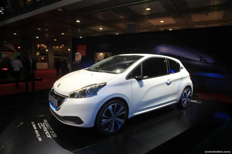 Peugeot 208 Hybrid Air 2L - Salone di Parigi 2014 - 4