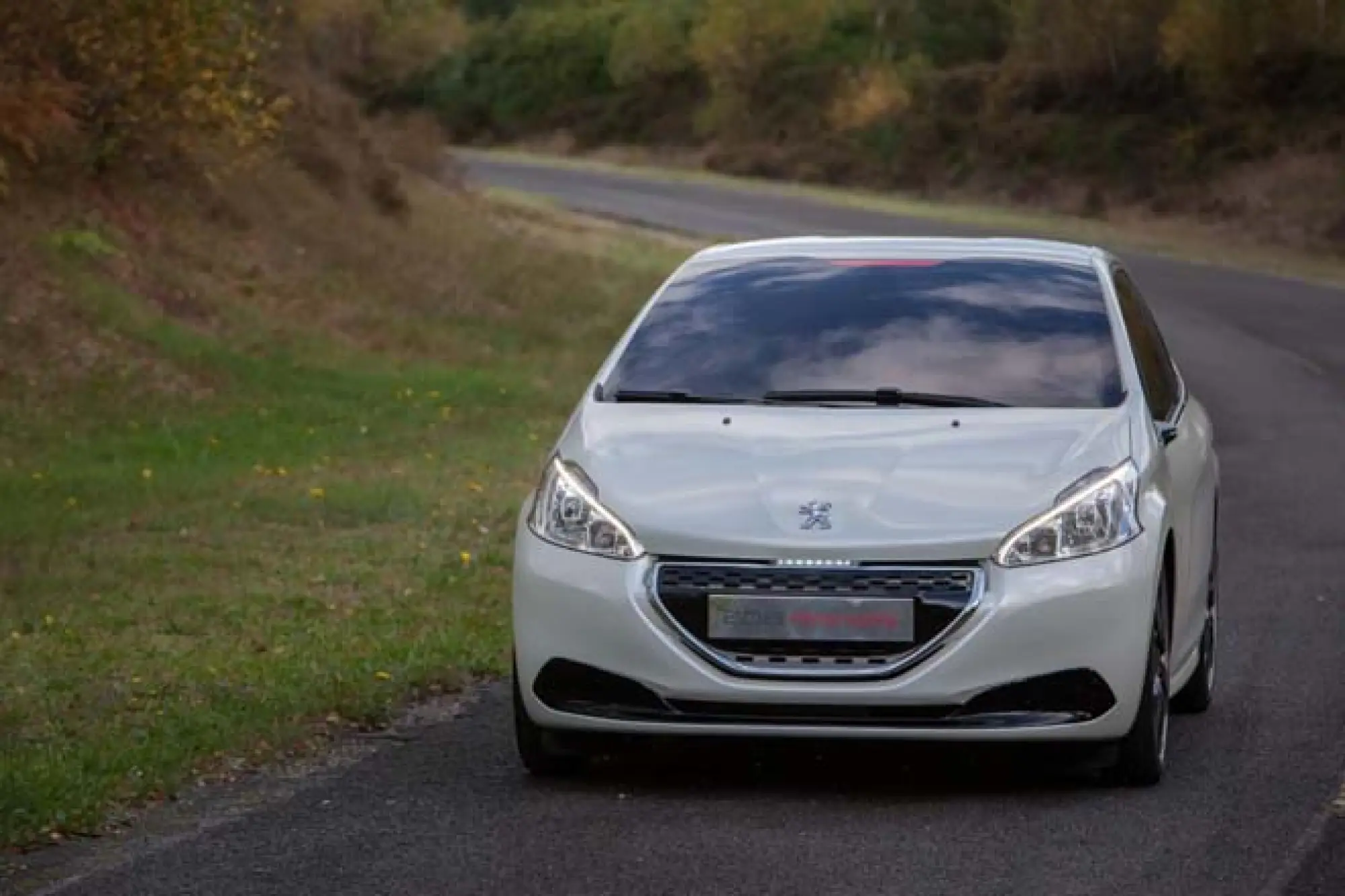 Peugeot-208-HYbrid-FE - 3