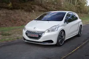 Peugeot-208-HYbrid-FE - 6