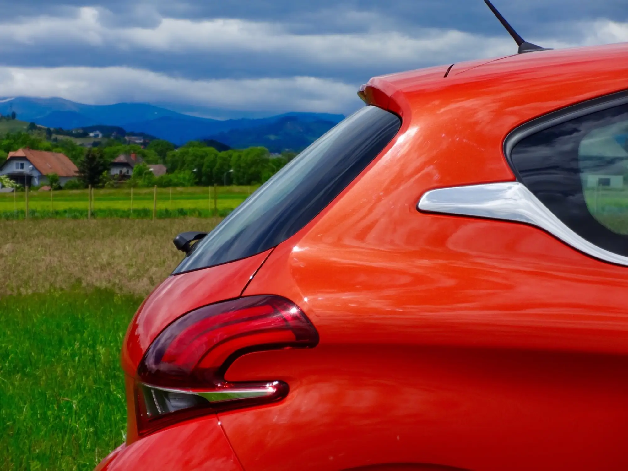 Peugeot 208 MY 2015 - Primo Contatto - 7