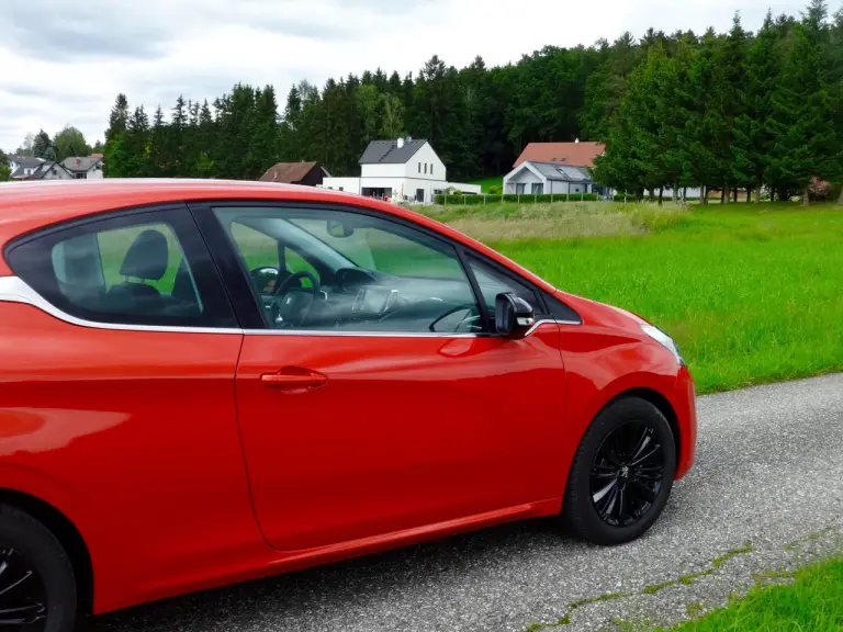 Peugeot 208 MY 2015 - Primo Contatto - 17