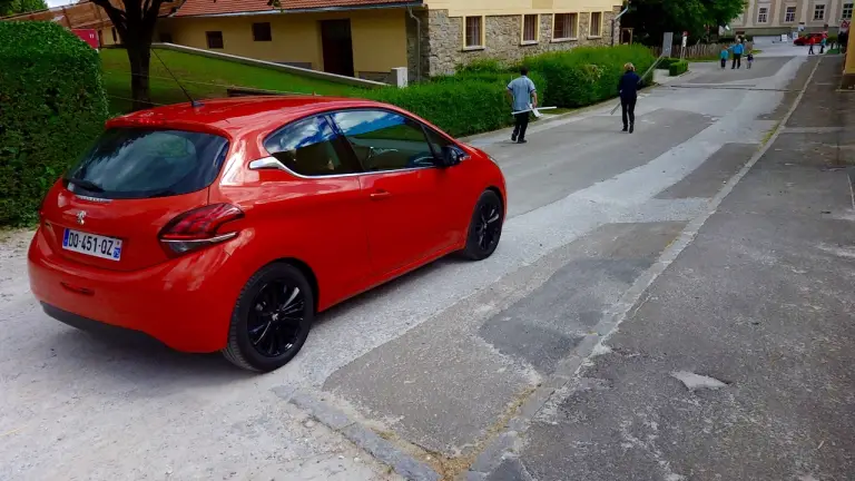 Peugeot 208 MY 2015 - Primo Contatto - 45