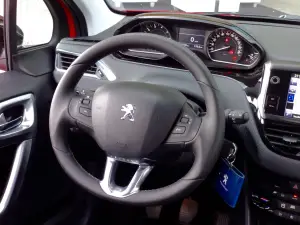 Peugeot 208 MY 2015 - Primo Contatto - 57