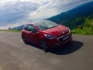 Peugeot 208 MY 2015 - Primo Contatto - 81