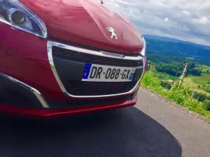 Peugeot 208 MY 2015 - Primo Contatto - 83