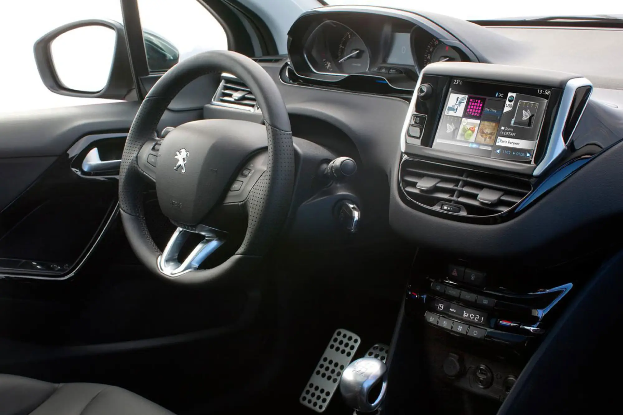 Peugeot 208 - Prime foto ufficiali - 6