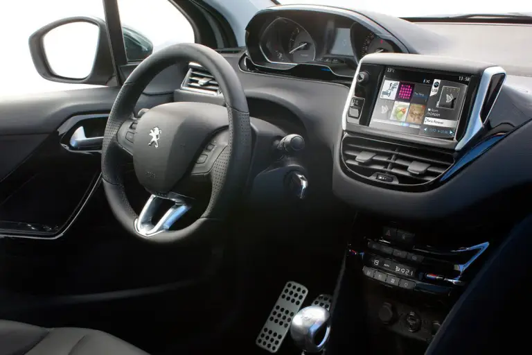 Peugeot 208 - Prime foto ufficiali - 6