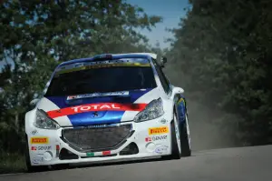 Peugeot 208 R2 e 208 R5 Test