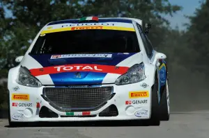 Peugeot 208 R2 e 208 R5 Test
