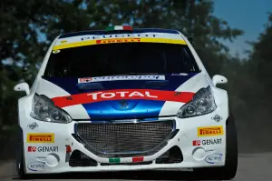 Peugeot 208 R2 e 208 R5 Test