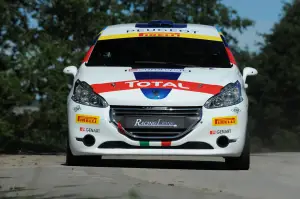 Peugeot 208 R2 e 208 R5 Test