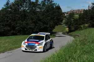Peugeot 208 R2 e 208 R5 Test