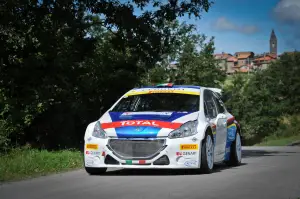 Peugeot 208 R2 e 208 R5 Test