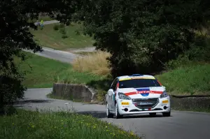 Peugeot 208 R2 e 208 R5 Test