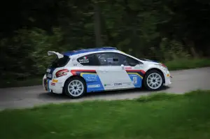 Peugeot 208 R2 e 208 R5 Test