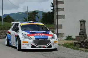 Peugeot 208 R2 e 208 R5 Test