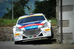 Peugeot 208 R2 e 208 R5 Test