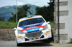 Peugeot 208 R2 e 208 R5 Test