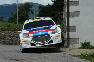 Peugeot 208 R2 e 208 R5 Test