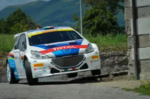 Peugeot 208 R2 e 208 R5 Test