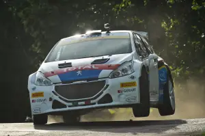 Peugeot 208 R2 e 208 R5 Test