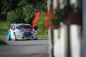 Peugeot 208 R2 e 208 R5 Test