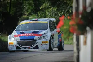 Peugeot 208 R2 e 208 R5 Test