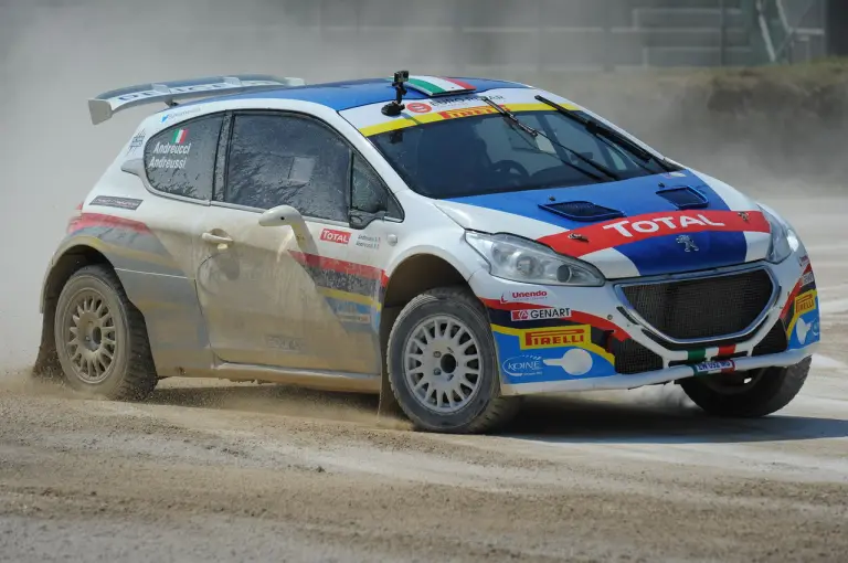 Peugeot 208 R5 e R2: test su sterrato - 44